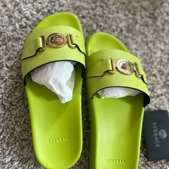 Versace medusa head green pool slides size 8 NIB - Picture 5 of 6